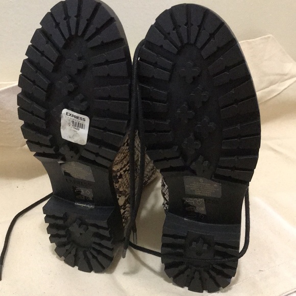 Snake print boots with Rhinestones - Picture 7 of 8